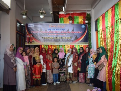 Foto bersama orangtua peserta didik