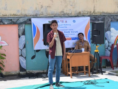 Menyanyi tingkat SMP