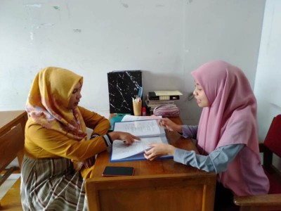 Penyerahan Rapor Akhir Semester Genap TP 2021/2022