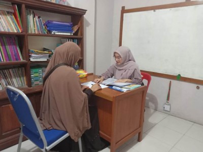 Penyerahan Rapor Akhir Semester Genap TP 2021/2022