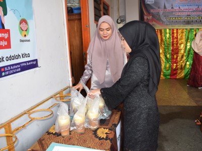 Menyiapkan teh talua