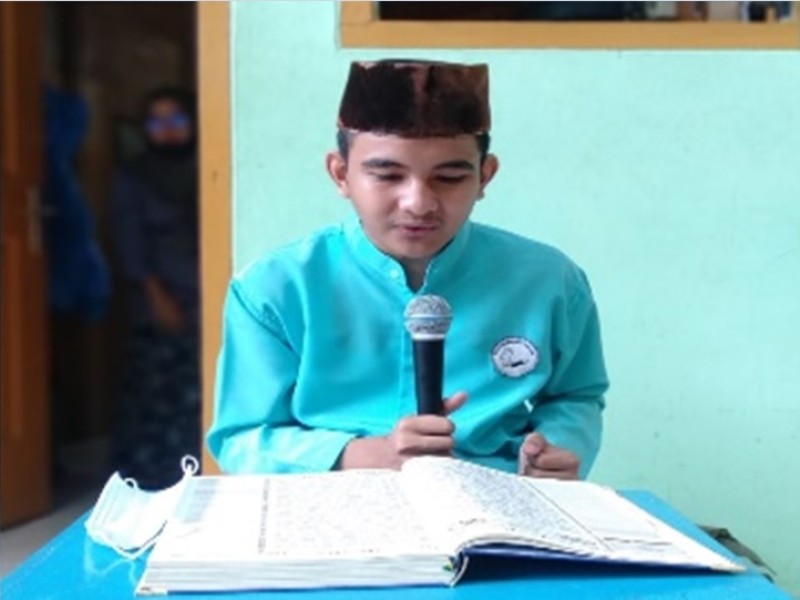 Hatta Rinandi Hafal 26 Surah Alquran Diterapi di SLB Autisma YPPA Padang
